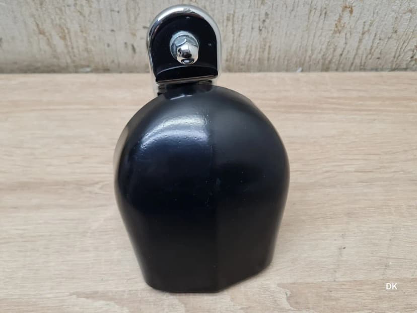 Harley Davidson Dyna Street Bob Horn Signal Cover