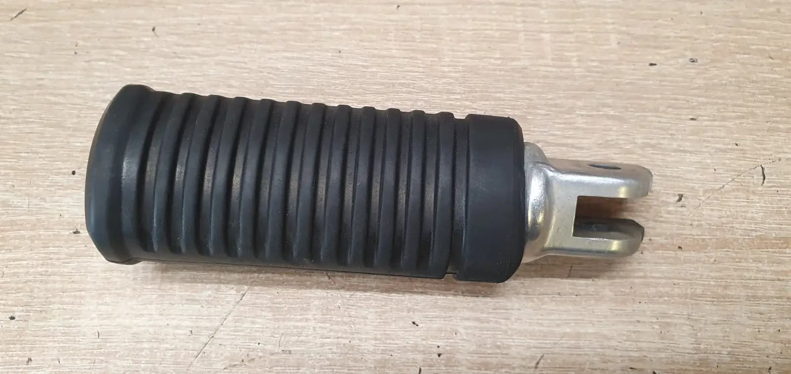 Harley Davidson 2018 Softails FXLRS Front Right Footrest / Peg