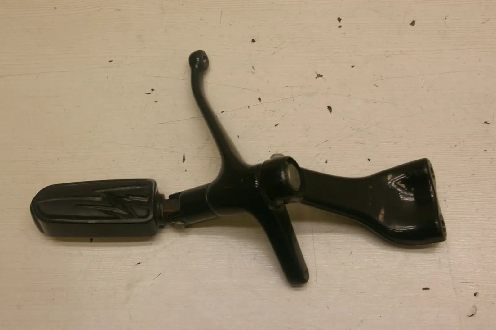 Harley Davidson Touring Footrest Peg & Peg Hanger