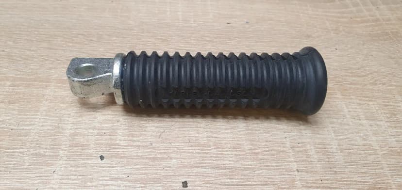 Harley Davidson Sportster 883 04 - 13 Rear Footrest Peg / Pedal