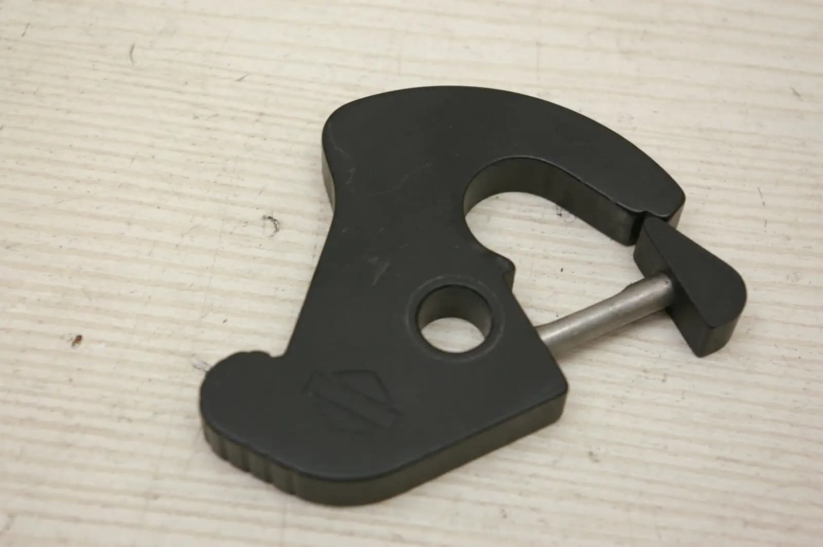 Harley Davidson Sissy Bar Luggage Rack Docking Latch Clip